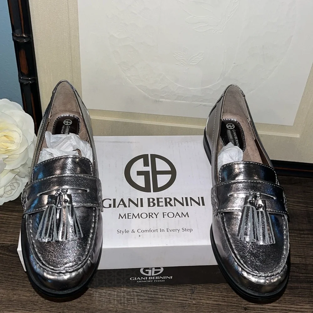 Giani Bernini Mauwe Memory Foam Dark Pewter Metallic Round Toe Loafers NIB sz 5